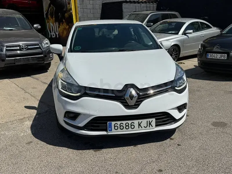 Usado Renault Clio IV Zen 110 CV (80 kW) 2018 Blanco Berlina