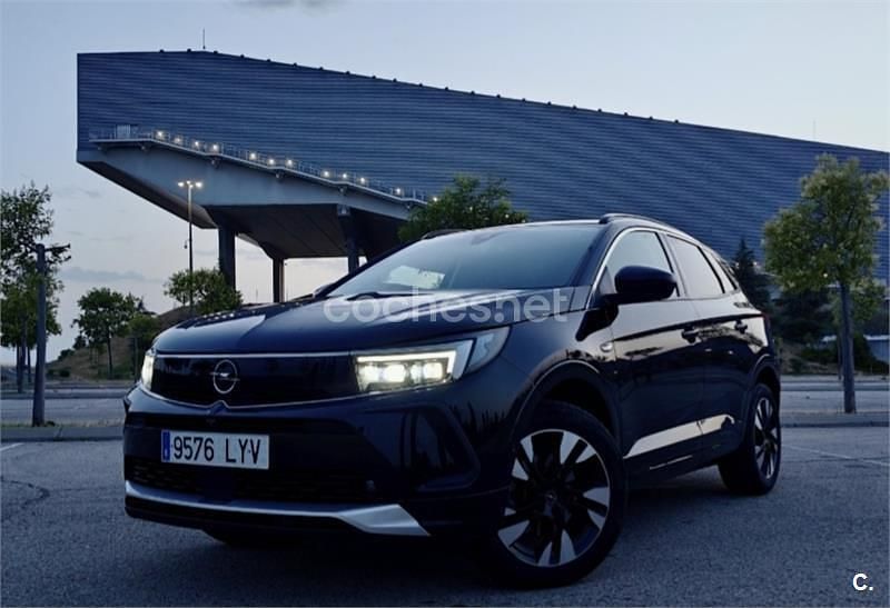 Usado Opel Grandland X Ultimate 130 CV (95 kW) 2022 Negro SUV
