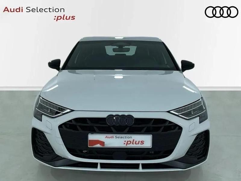 Uusi Audi A3 Ambiente 204 HP (150 kW) 2025 Valkoinen Sedan