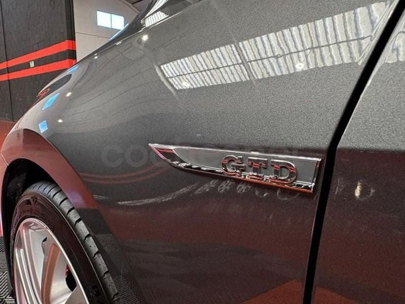 Usado VW Golf VII GTD 185 CV (136 kW) 2018 Gris / plata Berlina