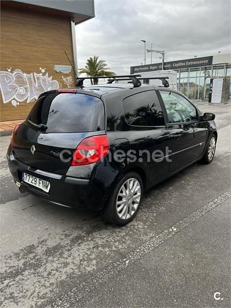 Usado Renault Clio II 100 CV (73 kW) 2007 Negro Berlina
