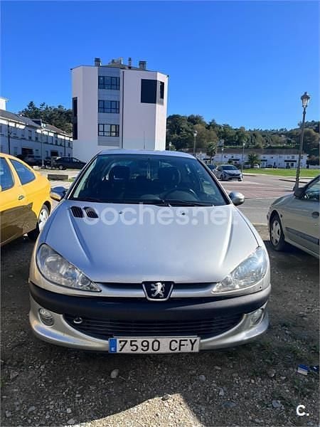 Usado Peugeot 206 75 CV (55 kW) 2003 Gris / plata Berlina