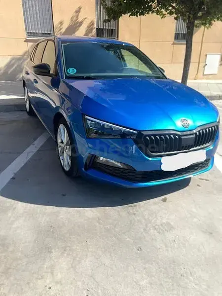 Usado Skoda Scala Monte Carlo 150 CV (110 kW) 2021 Azul Utilitario