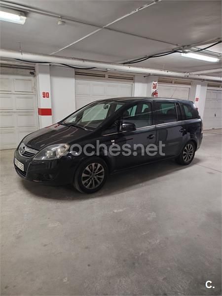 Usado Opel Zafira 110 HP (80 kW) 2010 Preto Monovolume