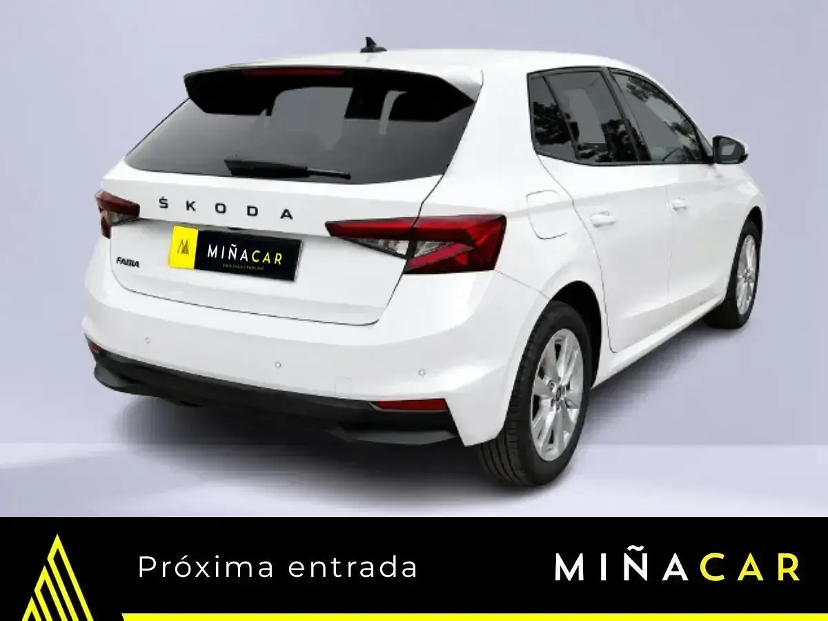 Usado Skoda Fabia Selection 80 CV (58 kW) 2024 Blanco Utilitario
