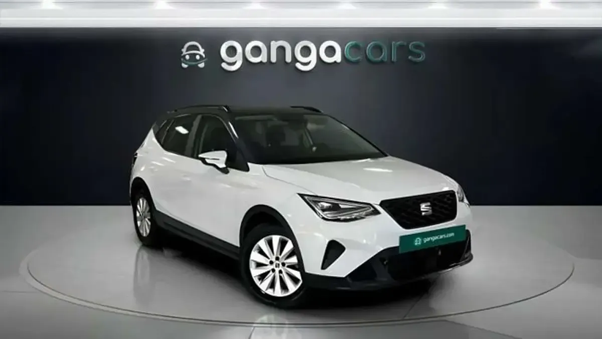 Usado Seat Arona Style 110 CV (80 kW) 2022 Blanco SUV