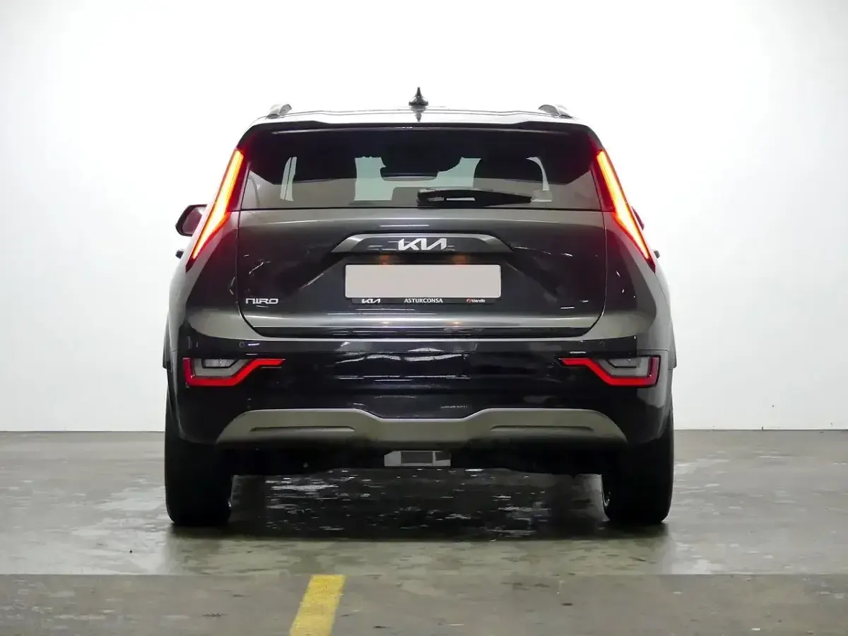 Usado Kia e-Niro 150 kW (204 CV) 2023 Gris SUV