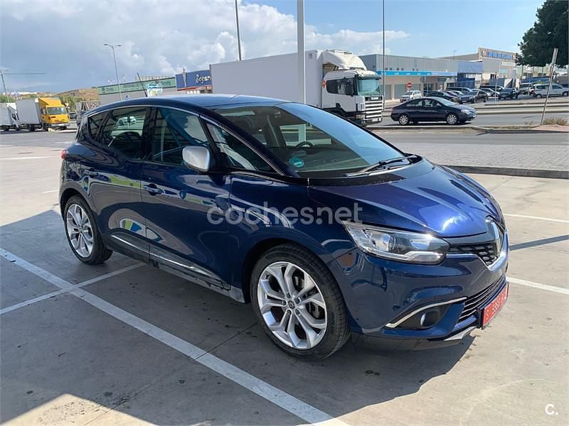 Usado Renault Scénic IV Zen 130 CV (95 kW) 2017 Azul Monovolumen