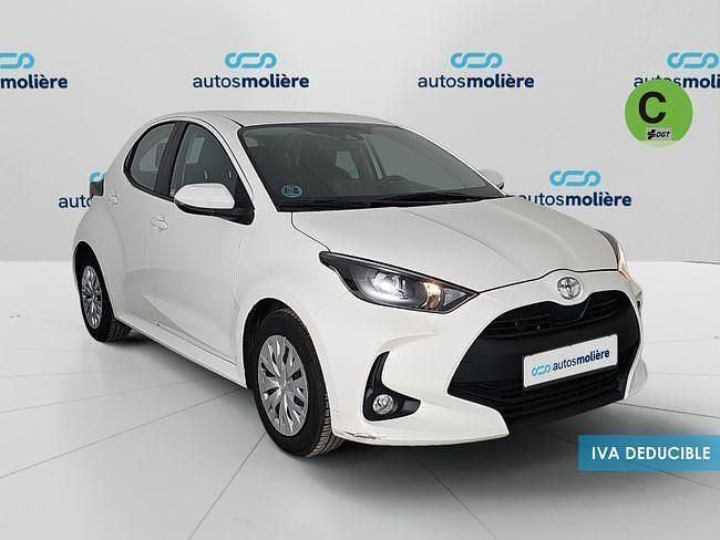 Usado Toyota Yaris Business Edition 69 CV (50 kW) 2022 Blanco Berlina
