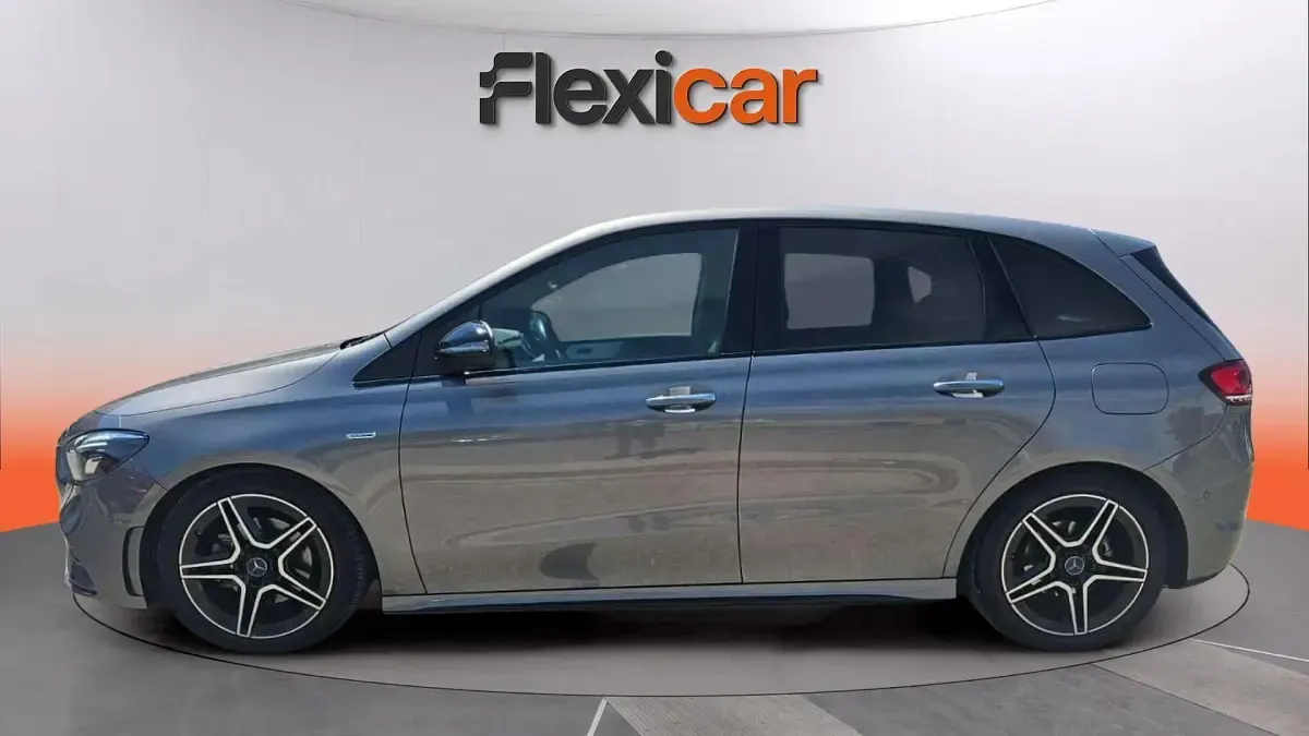 Usado Mercedes B200 150 CV (110 kW) 2022 Gris Monovolumen