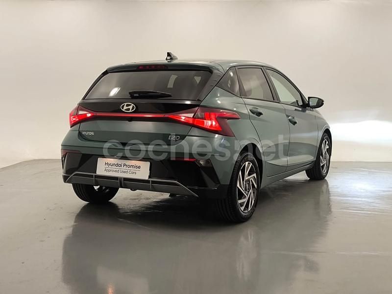 Usado Hyundai i20 100 CV (73 kW) 2025 Verde Berlina