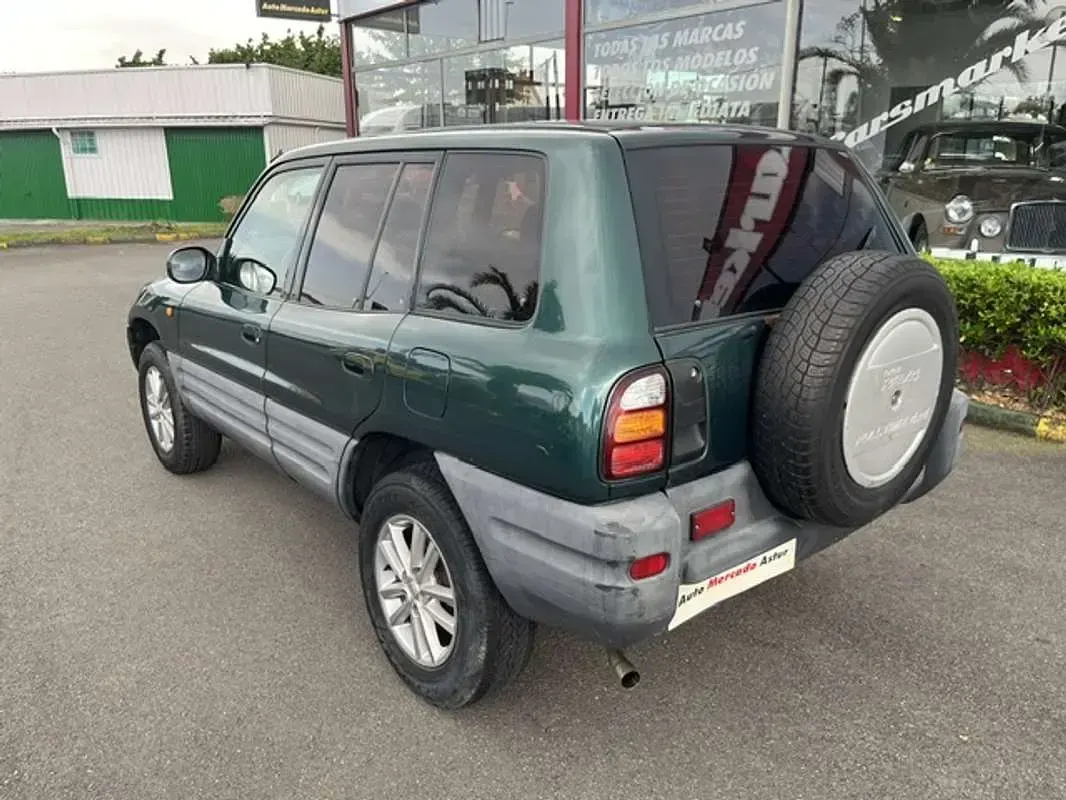 Usado Toyota RAV4 131 CV (96 kW) 1997 Verde SUV
