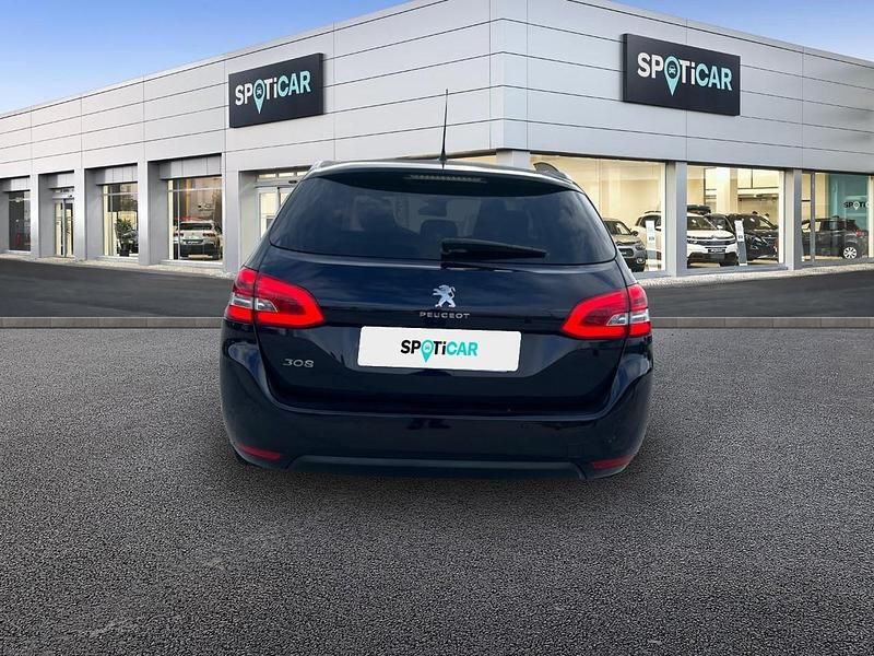 Usado Peugeot 308 SW Allure 130 CV (95 kW) 2017 Azul Familiar