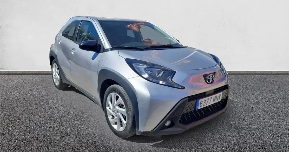 Usado Toyota Aygo X Play 72 CV (52 kW) 2024 SUV