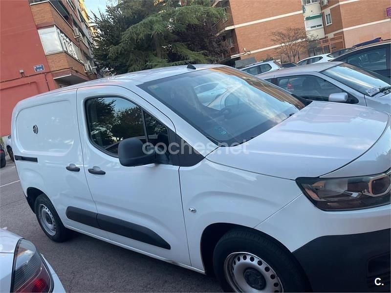 Usado Citroën Berlingo Live 75 CV (55 kW) 2019 Blanco Monovolumen