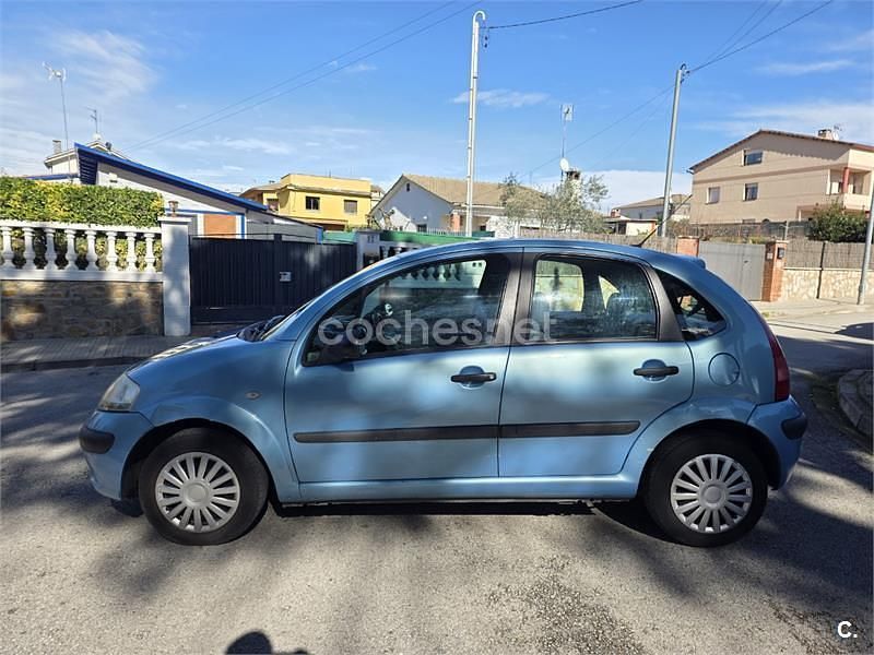 Usado Citroën C3 61 CV (44 kW) 2003 Azul Berlina