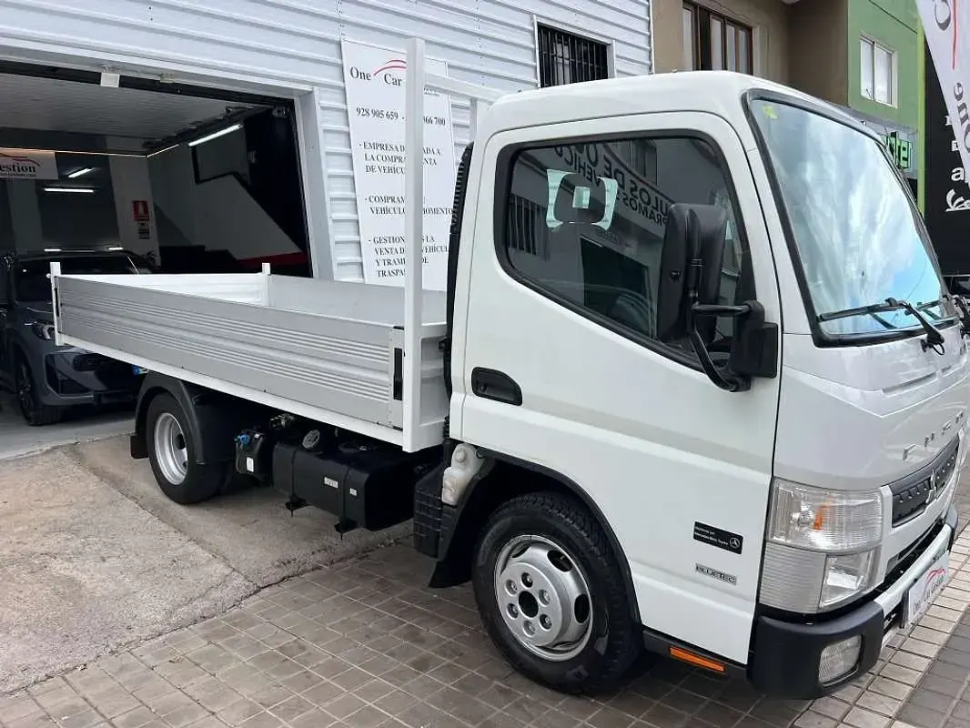 Usado Mitsubishi Canter 131 CV (96 kW) 2019 Blanco Van