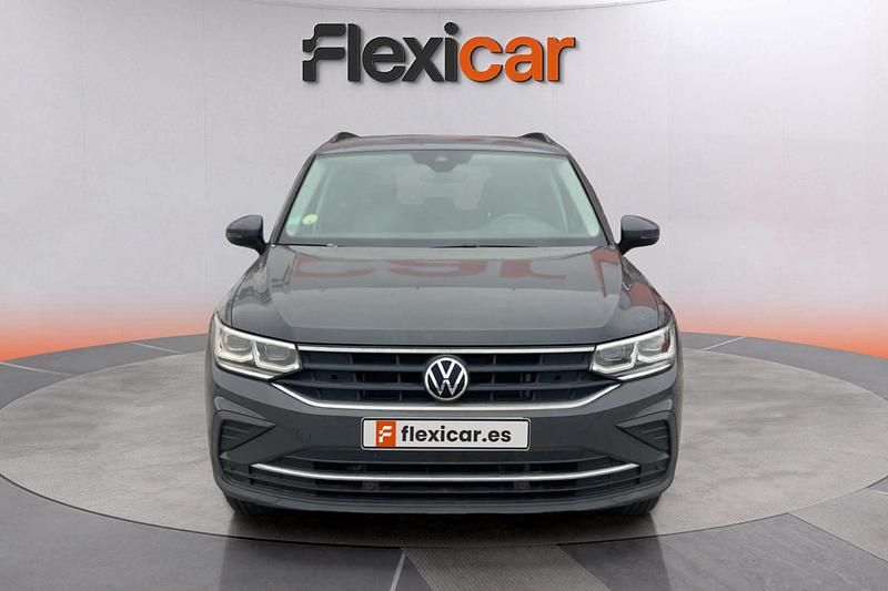 Usado VW Tiguan Life 150 CV (110 kW) 2021 Gris SUV