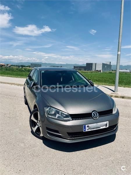 Beige Usado 2014 VW Golf VII Business Berlina | 10.900 € (Precio justo) - Imagen 1/4