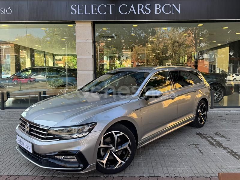 Gris / plata Usado 2020 VW Passat R-line Familiar | 24.990 € (Caro) - Imagen 1/4