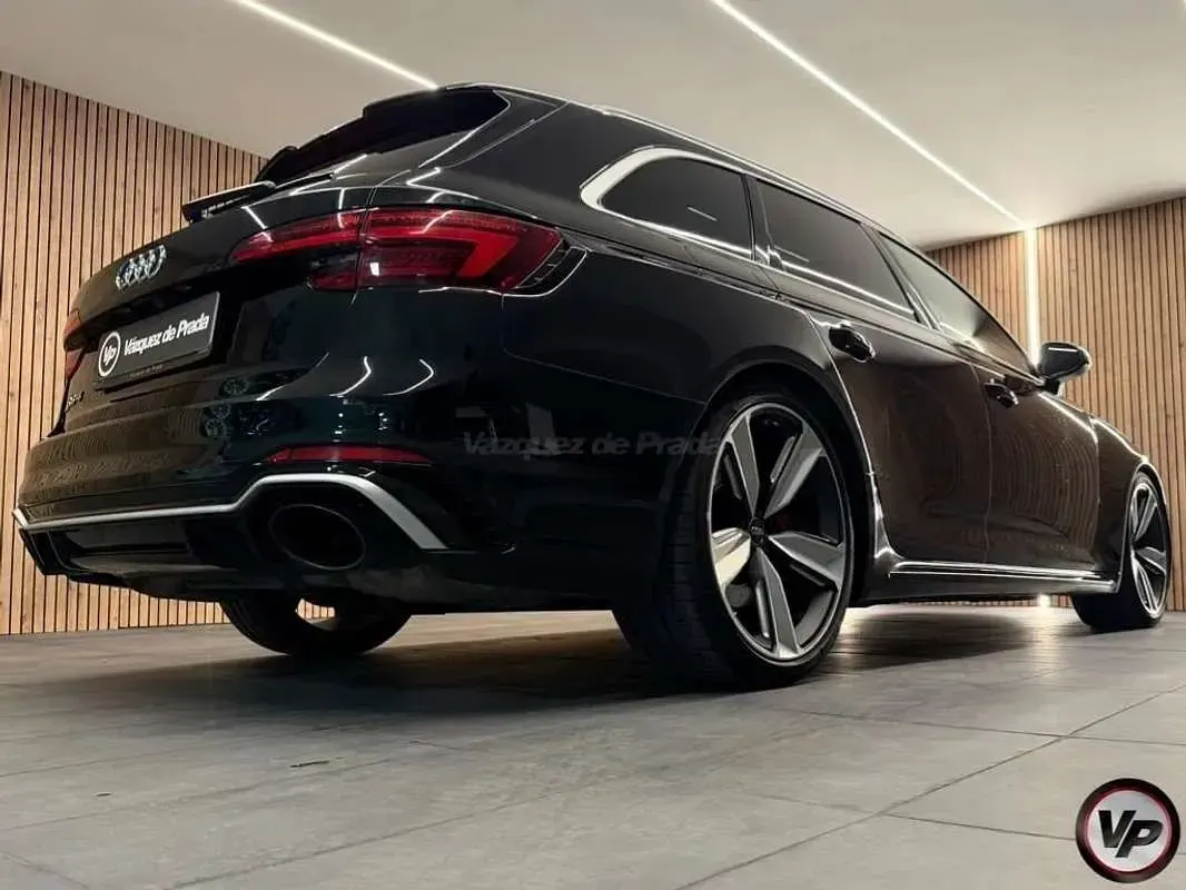 Usado Audi RS4 Sport 450 CV (330 kW) 2018 Negro Familiar