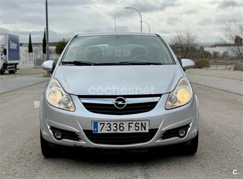 Usado Opel Corsa Cosmo 75 CV (55 kW) 2007 Gris / plata Utilitario