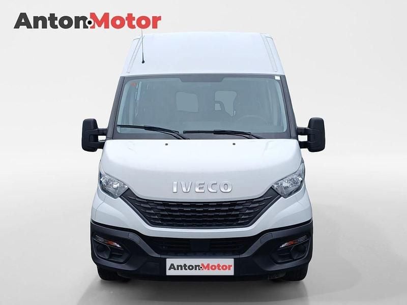 Usado Iveco Daily 136 CV (100 kW) 2021 Blanco Berlina