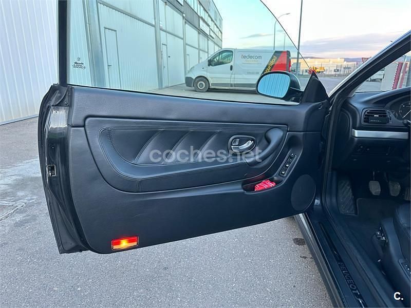 Usado Peugeot 406 Coupe 136 CV (100 kW) 2004 Negro Coupe