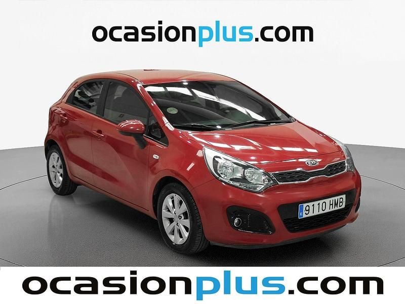 Usado Kia Rio 90 CV (66 kW) 2012 Rojo Utilitario