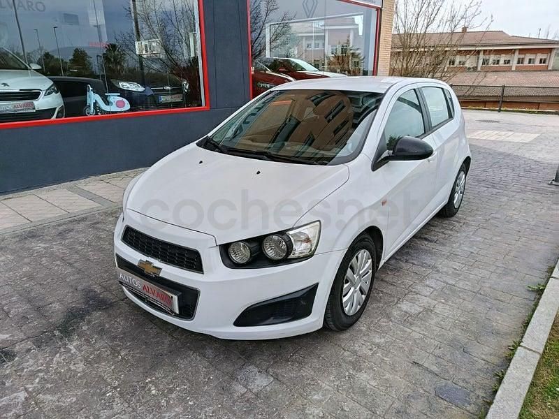 Usado Chevrolet Aveo LT 86 CV (63 kW) 2013 Blanco Berlina