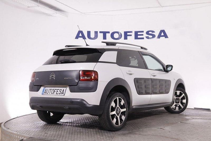 Usado Citroën C4 Cactus Shine 100 CV (73 kW) 2017 Blanco perla Utilitario