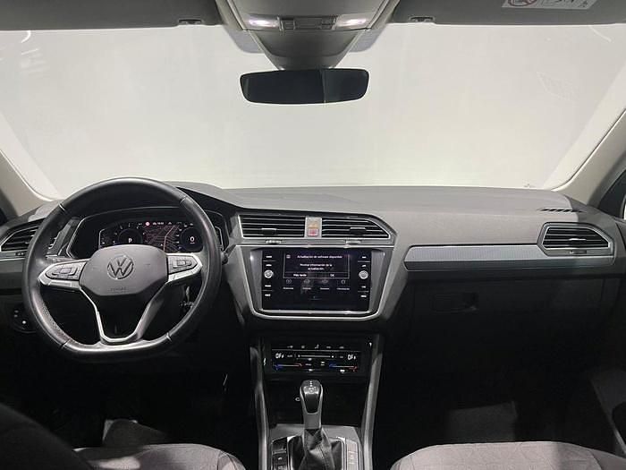Usado VW Tiguan Life 150 CV (110 kW) 2022 Gris SUV