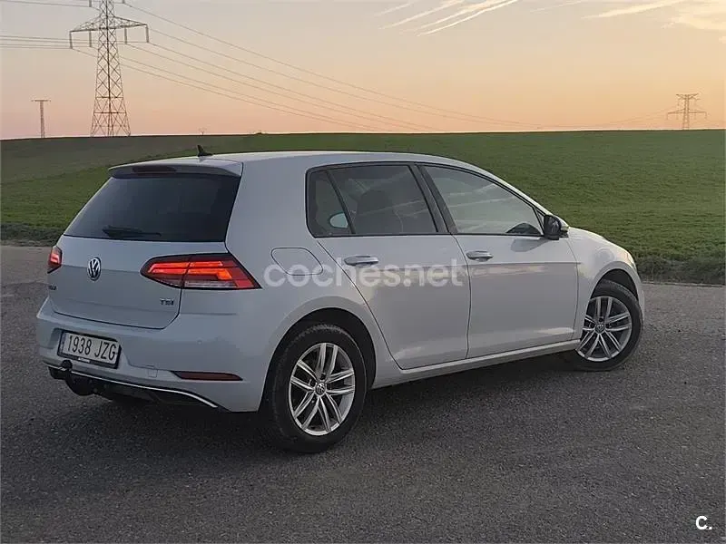 Usado VW Golf VII Advance 125 CV (91 kW) 2017 Blanco Berlina