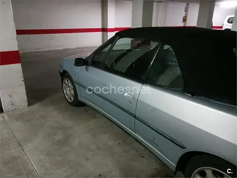 Usado Peugeot 306 Cabriolet 90 CV (66 kW) 2001 Gris / plata Descapotable