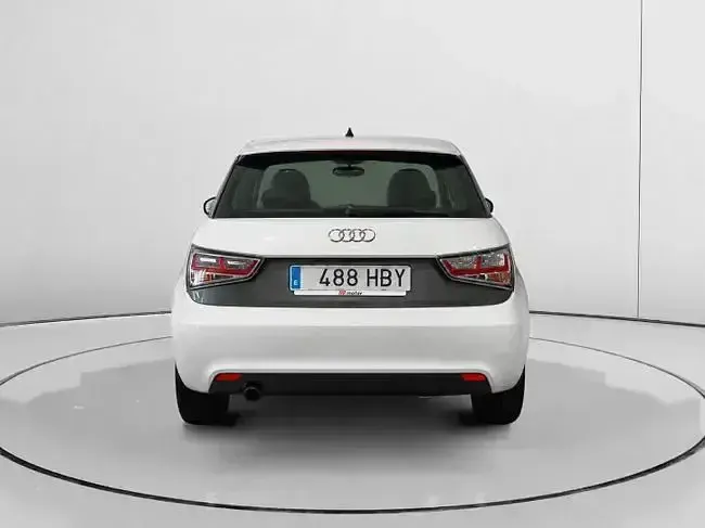 Usado Audi A1 Attraction 105 CV (77 kW) 2011 Blanco Utilitario