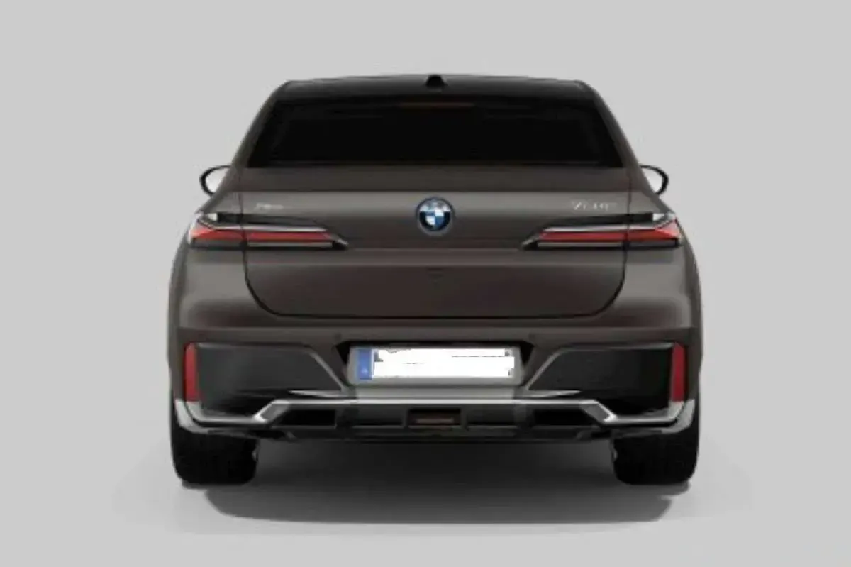 Usado BMW 750e Comfort Edition 491 CV (361 kW) 2025 Gris Berlina