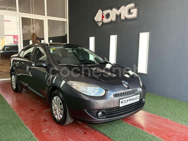 Usado Renault Fluence Dynamique 105 CV (77 kW) 2010 Gris / plata Berlina