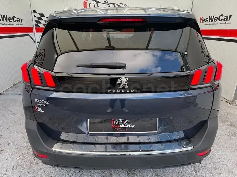 Usado Peugeot 5008 Allure 131 CV (96 kW) 2018 Azul SUV