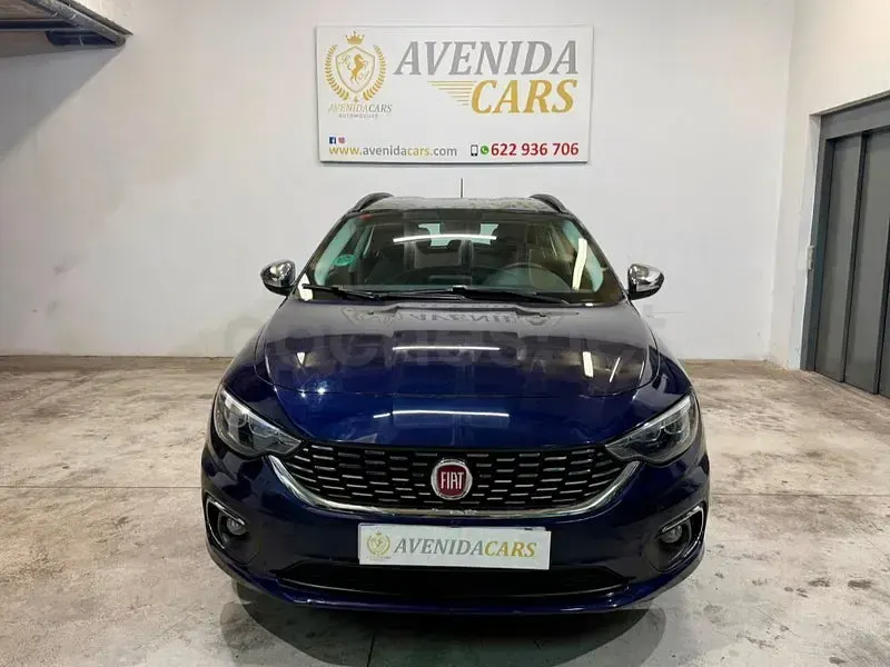 Usado Fiat Tipo Lounge 120 CV (88 kW) 2019 Azul Familiar