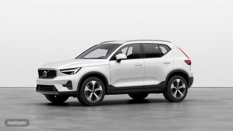 Blanco Nuevo 2025 Volvo XC40 Core SUV | 42.500 € - Imagen 1/4