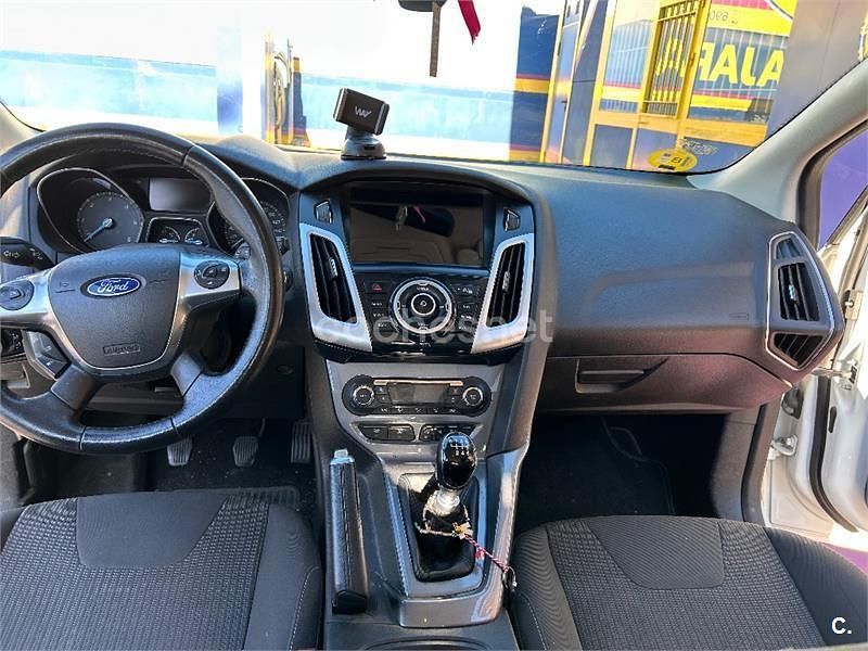 Usado Ford Focus Trend 115 CV (84 kW) 2013 Blanco Familiar