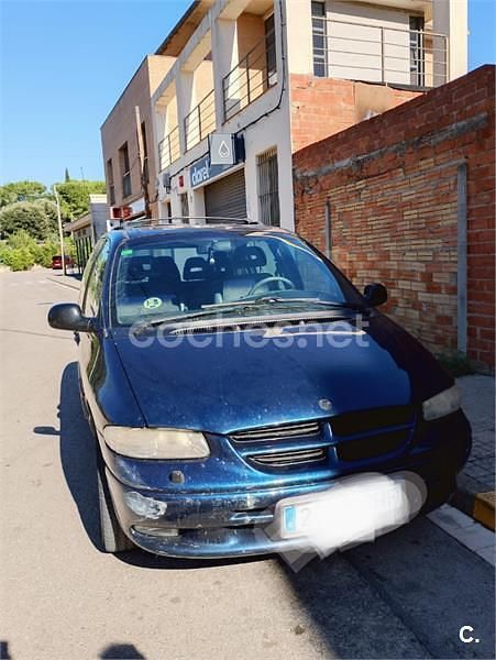 Azul Usado 2001 Chrysler Voyager Monovolumen | 1500 € - Imagen 1/4
