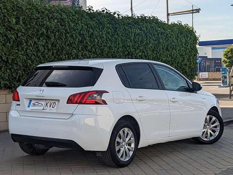 Usado Peugeot 308 Style 131 CV (96 kW) 2019 Blanco Utilitario