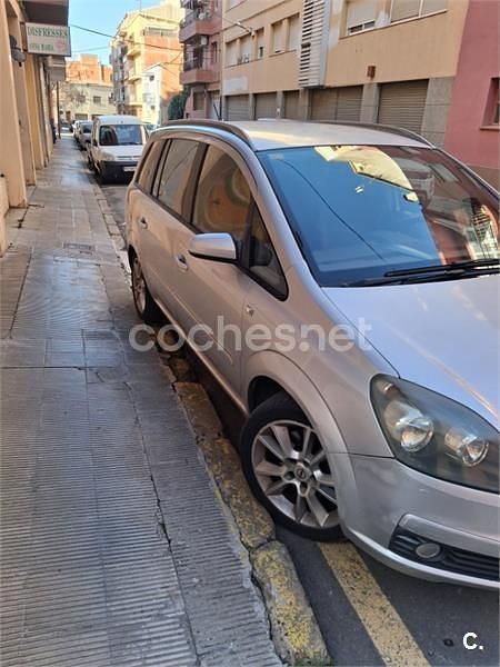Usado Opel Zafira Enjoy 120 CV (88 kW) 2005 Gris / plata Monovolumen