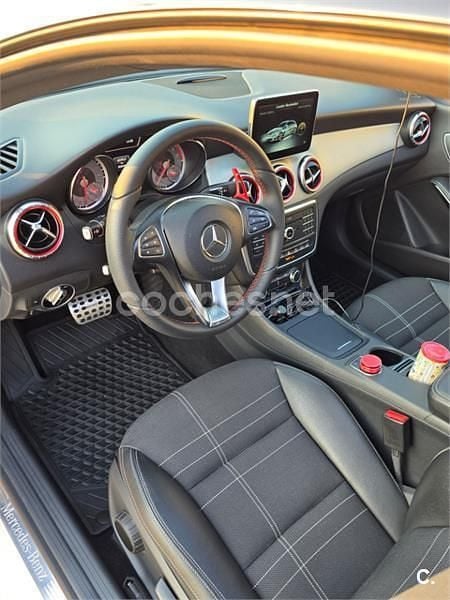 Usado Mercedes CLA220 Shooting Brake 177 CV (130 kW) 2015 Blanco Familiar