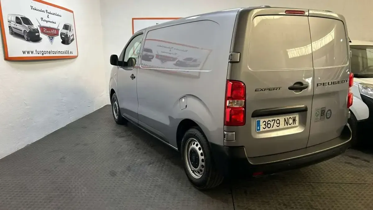 Usado Peugeot Expert 120 CV (88 kW) 2025 Gris Van