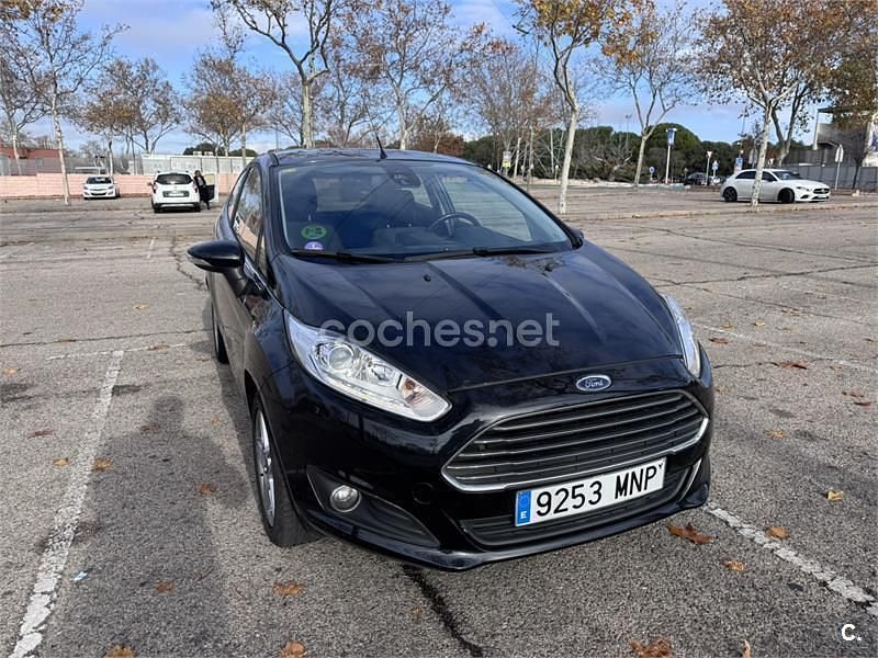 Usado Ford Fiesta 140 CV (102 kW) 2015 Negro Berlina