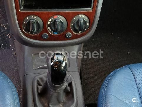 Usado Mercedes A160 Elegance 102 CV (75 kW) 2003 Gris / plata Monovolumen