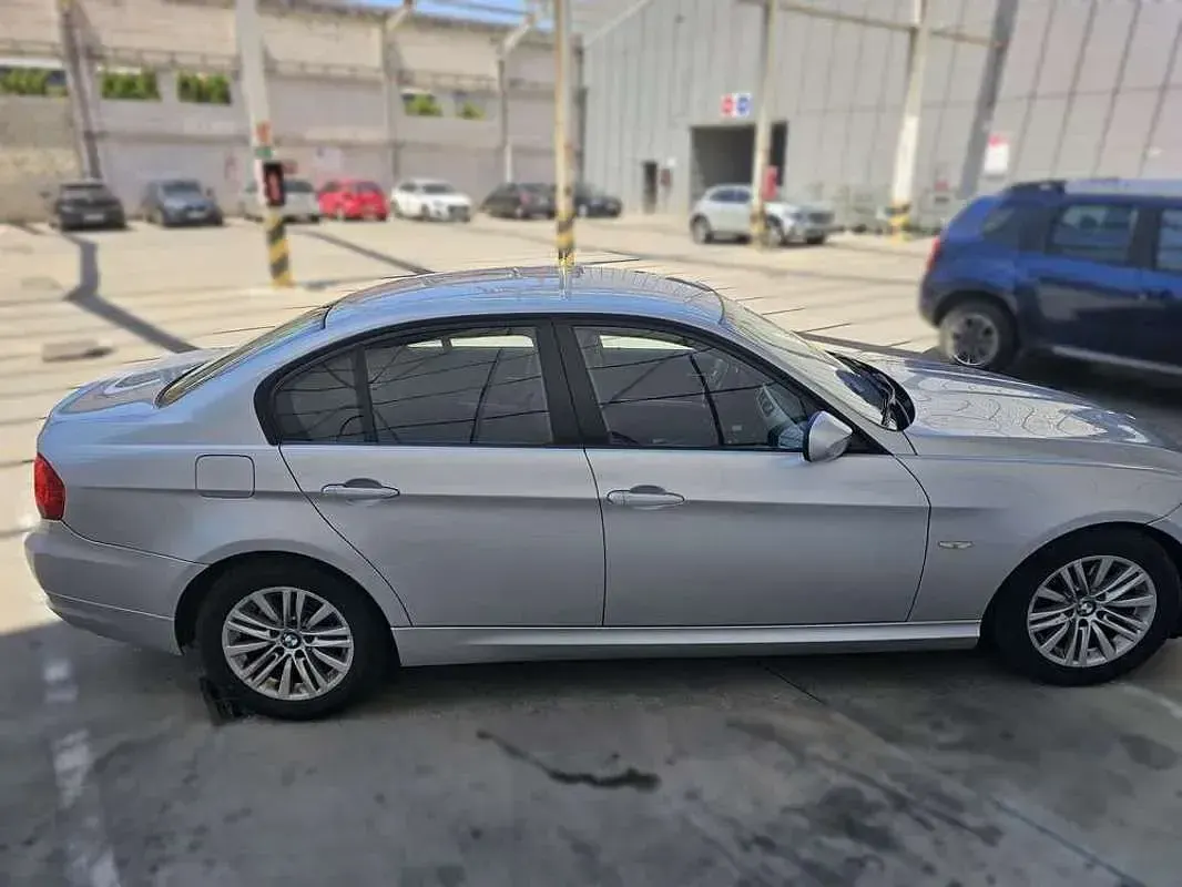 Usado BMW 320 184 CV (135 kW) 2010 Gris Berlina