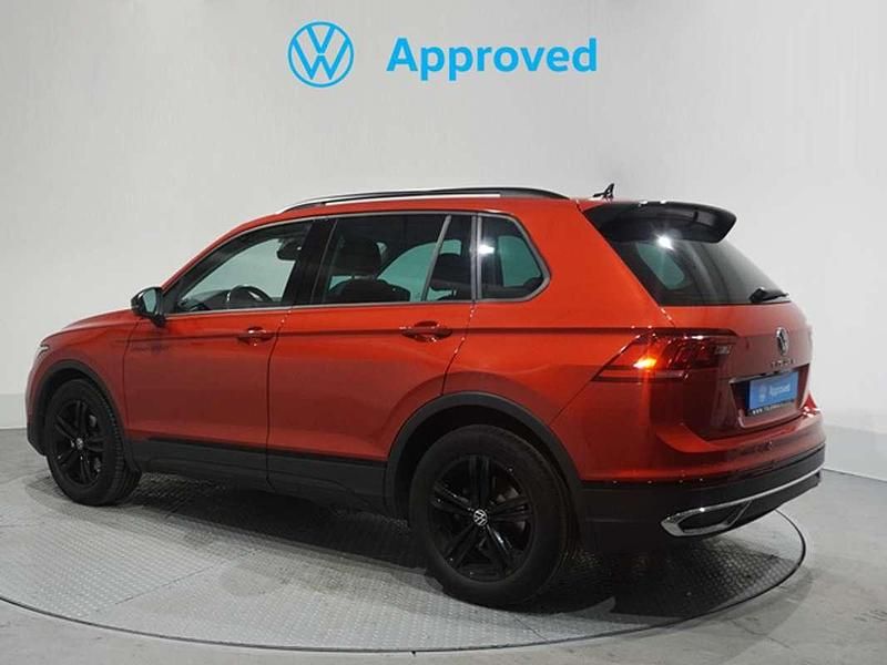 Usado VW Tiguan Sport 150 CV (110 kW) 2023 Rojo SUV